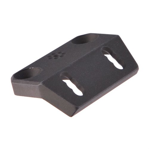 The Arisaka Offset Scout Mount offers a low-profile design, versatile mounting positions, and compatibility with various weapon lights for optimal performance.