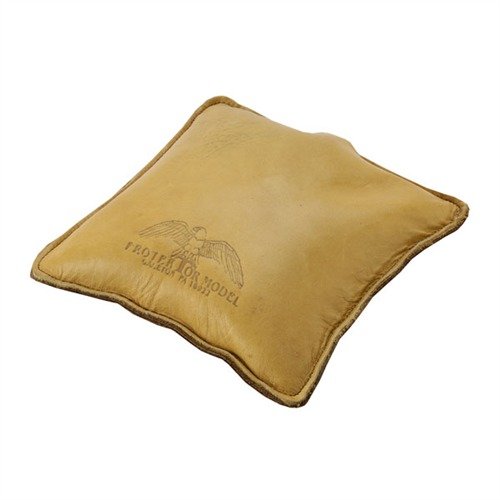 Experience superior stability with the NO. 18 Pillow Bag, crafted from top grain leather, designed for smooth recoil and excellent arm support.