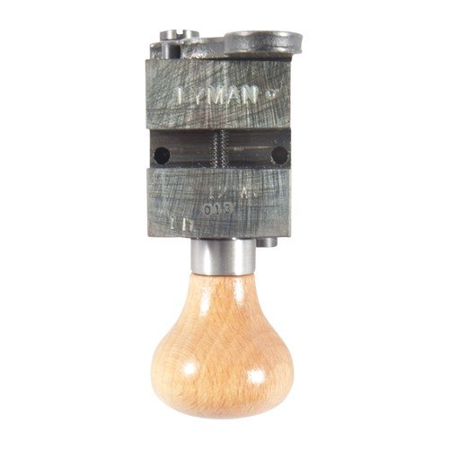 The Lyman 12 GA Slug Mould produces 525gr Sabot slugs that fit standard shotgun wads, requiring no special tools for crimping, ensuring ease of use.